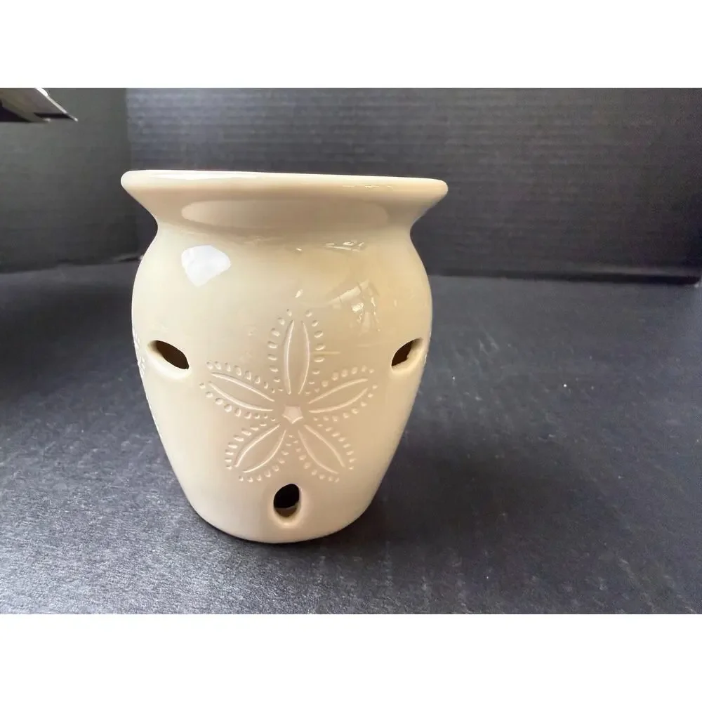 Scentsy Sand Dollar Plug In Wax Warmer New in Box